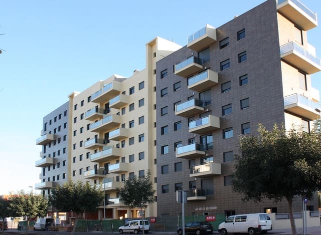 2 bedroom Flat for rent in Norte, Castelló de la Plana with garage - € 750 (Ref: 9648277)