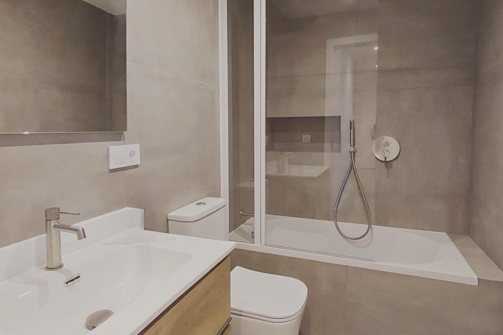 4 bedroom Flat for sale in Sagunto / Sagunt - € 260,000 (Ref: 9652114)