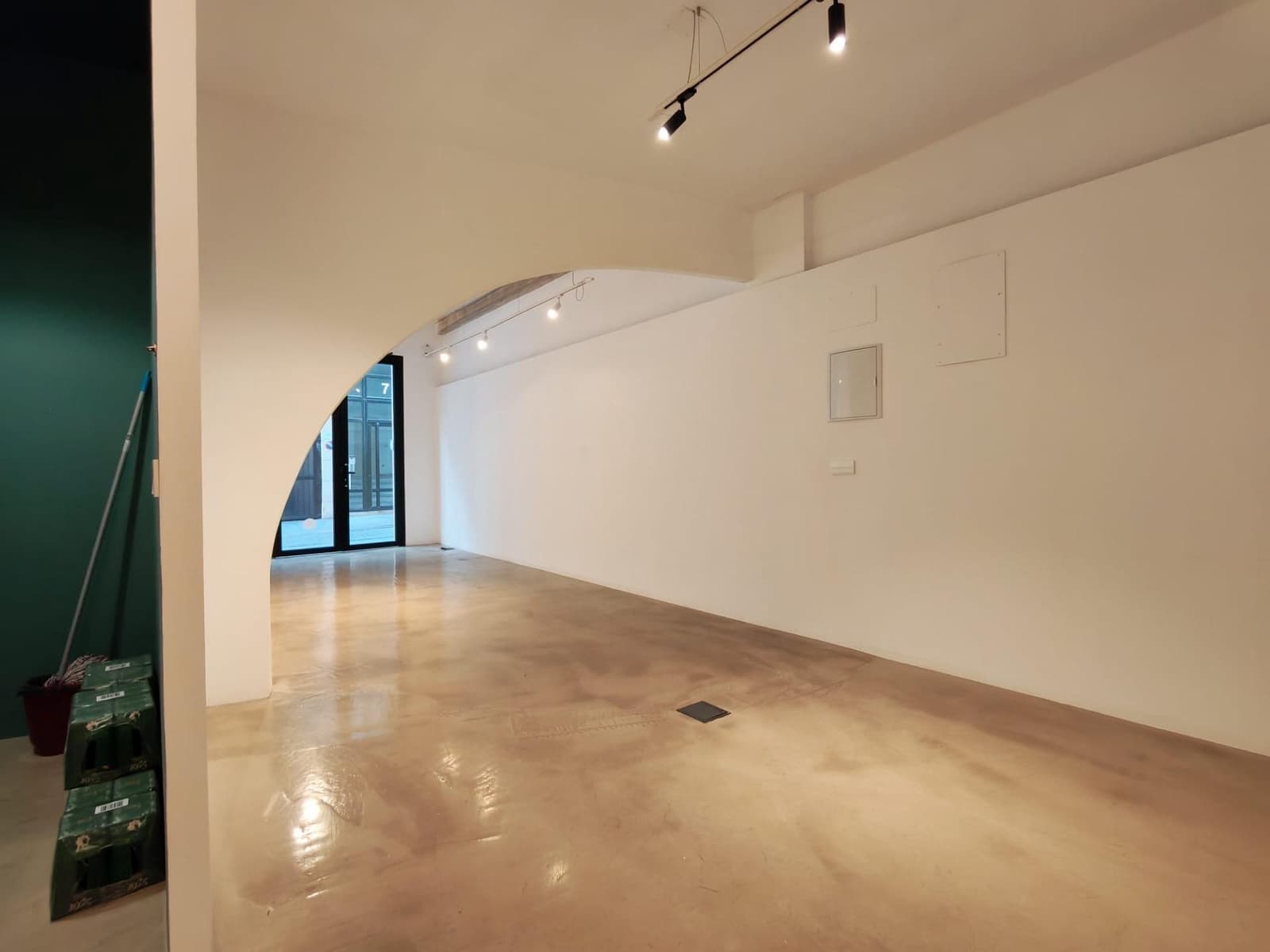 Gewerbe zu verkaufen in Valencia Stadt - 390.000 € (Ref: 9652115)