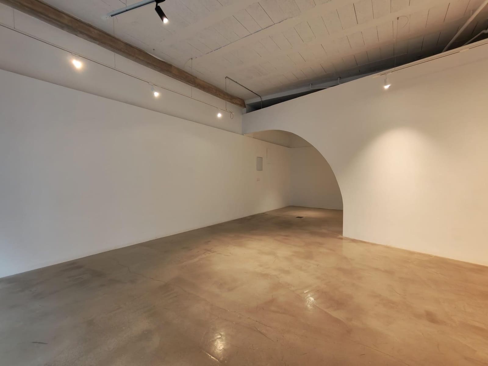 Gewerbe zu verkaufen in Valencia Stadt - 390.000 € (Ref: 9652115)