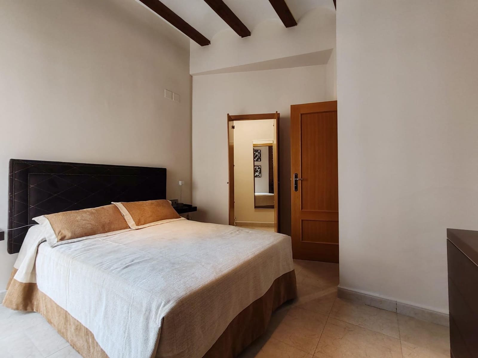 1 slaapkamer Flat te huur in Valencia stad - € 1.450 (Ref: 9666667)