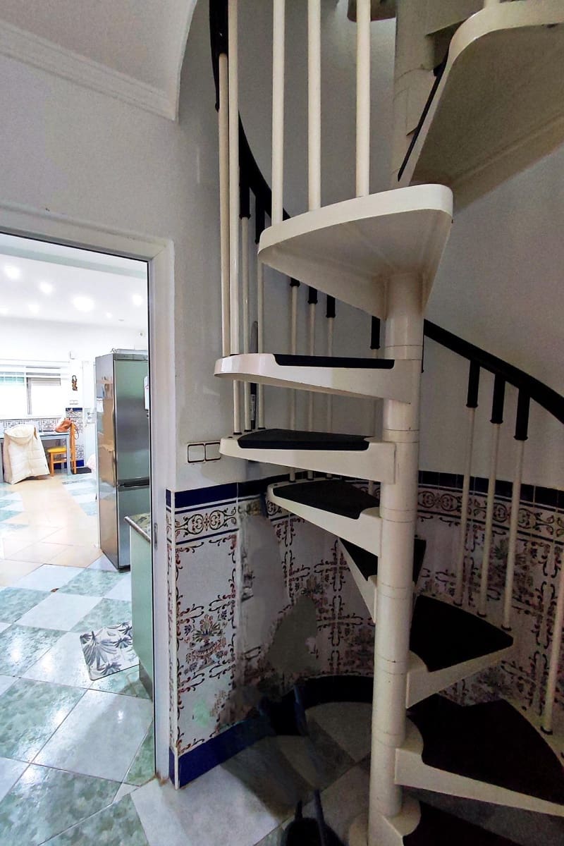 3 bedroom Apartment for sale in Valencia city - € 299,900 (Ref: 9670782)