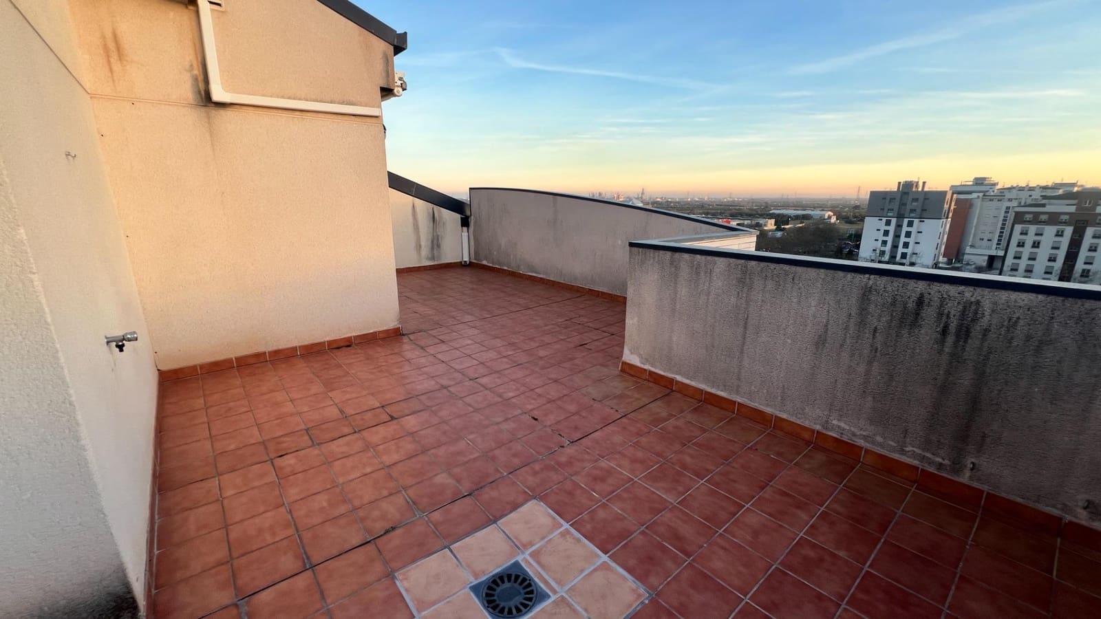 5 soveværelse Penthouse til salg i Castello de la Plana med garage - € 425.000 (Ref: 9686558)