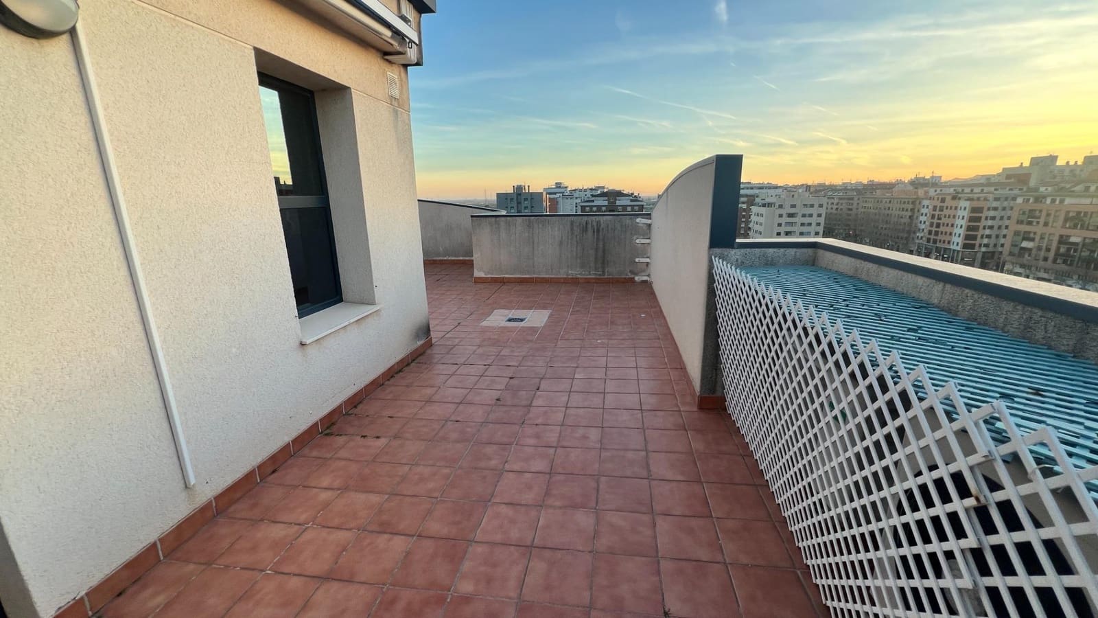 5 soveværelse Penthouse til salg i Castello de la Plana med garage - € 425.000 (Ref: 9686558)