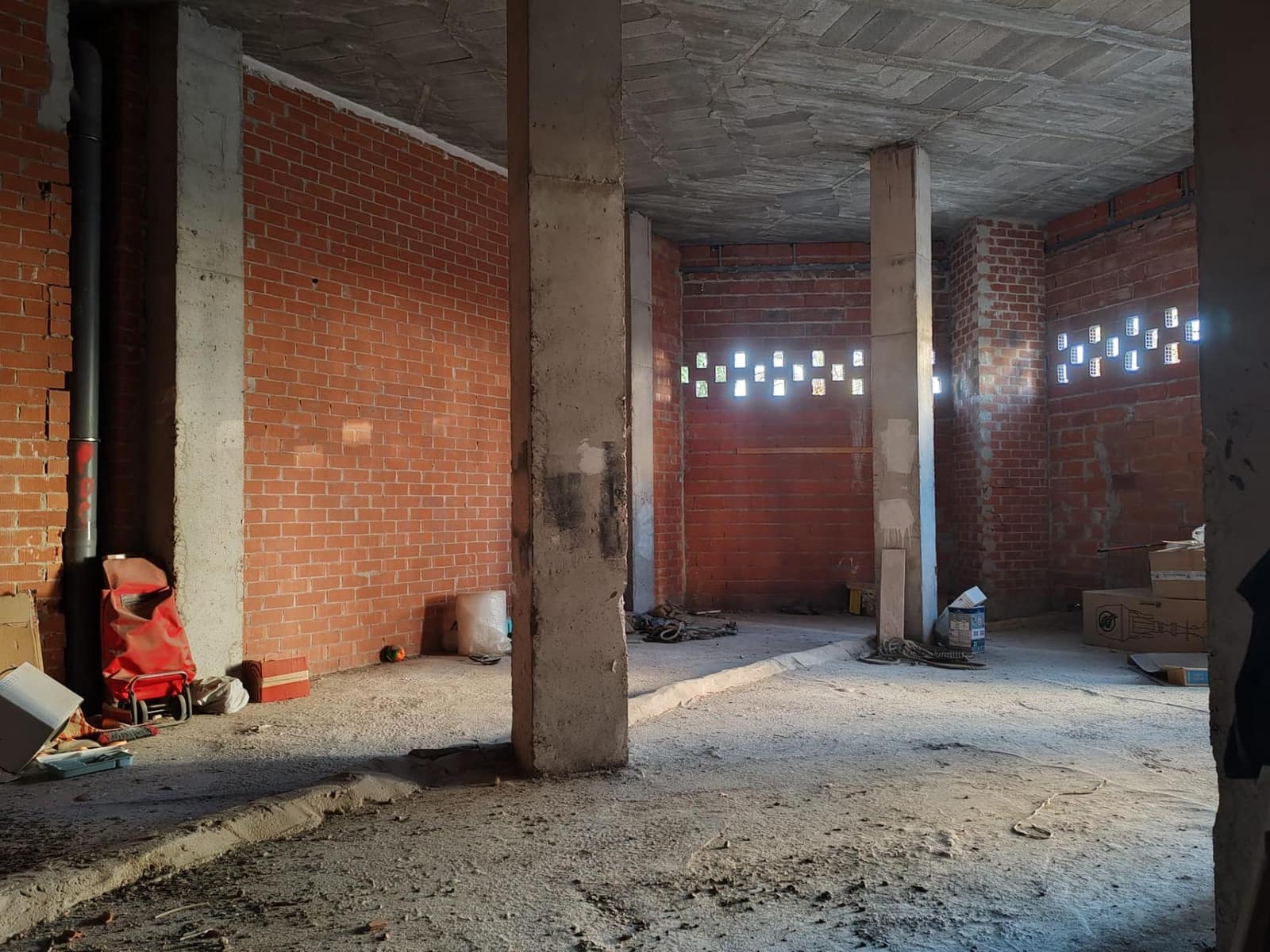 Gewerbe zu verkaufen in Valencia Stadt - 245.000 € (Ref: 9712086)