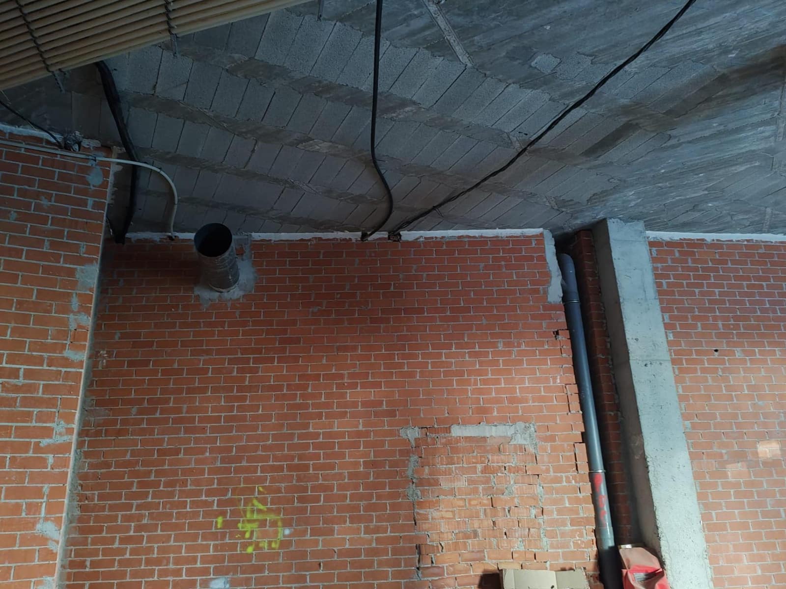 Gewerbe zu verkaufen in Valencia Stadt - 245.000 € (Ref: 9712086)