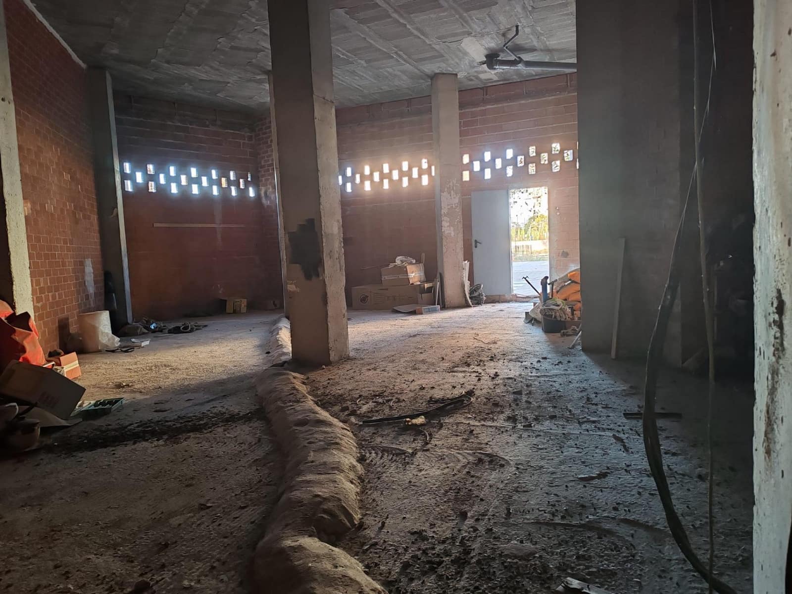 Gewerbe zu verkaufen in Valencia Stadt - 245.000 € (Ref: 9712086)
