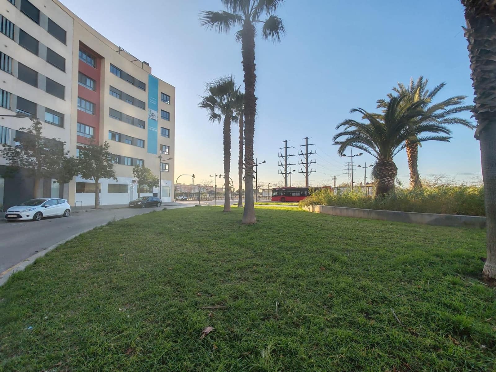 Gewerbe zu verkaufen in Valencia Stadt - 245.000 € (Ref: 9712086)