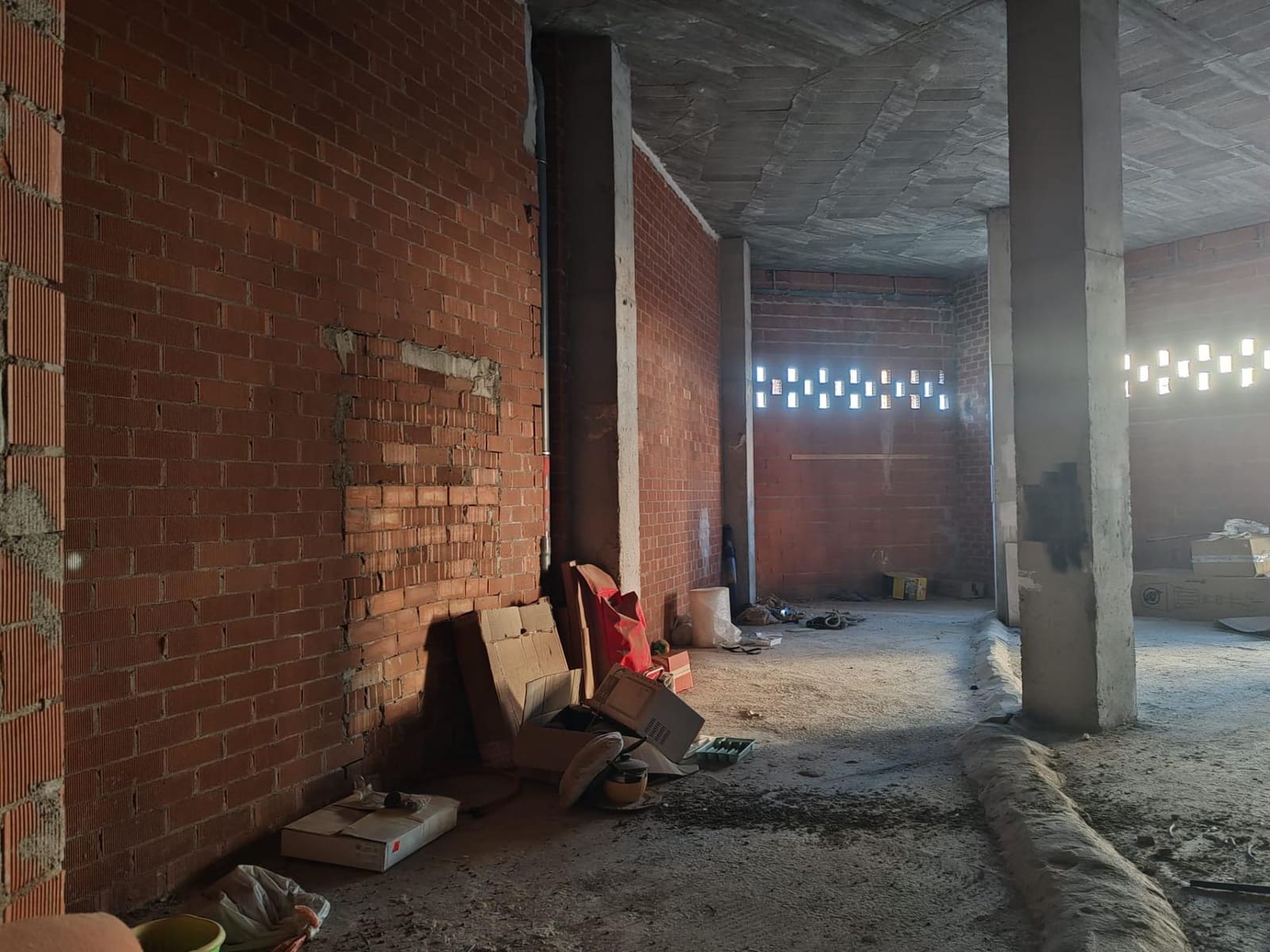 Gewerbe zu verkaufen in Valencia Stadt - 245.000 € (Ref: 9712086)