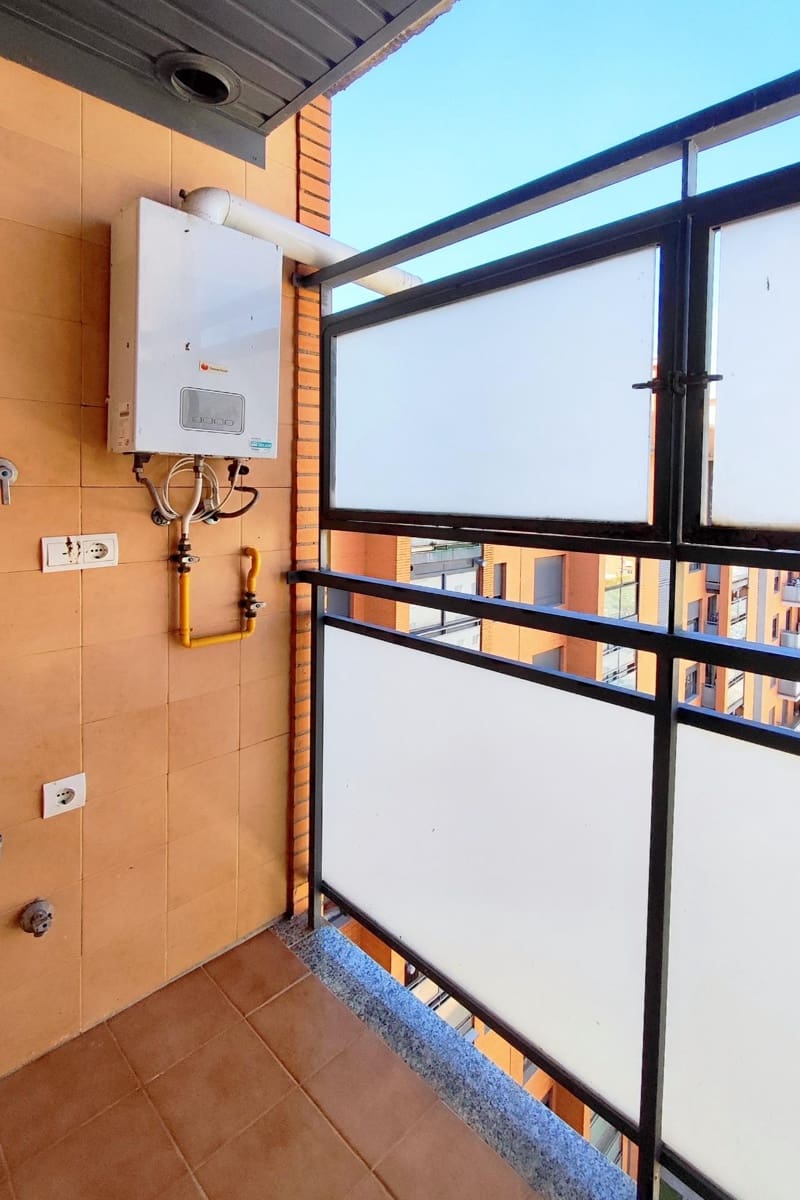 3 bedroom Flat for sale in Valencia city with pool - € 630,000 (Ref: 9732232)