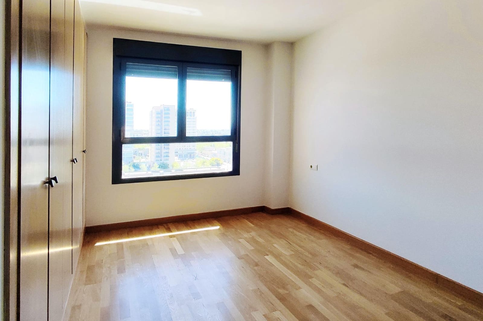 3 bedroom Flat for sale in Valencia city with pool - € 630,000 (Ref: 9732232)