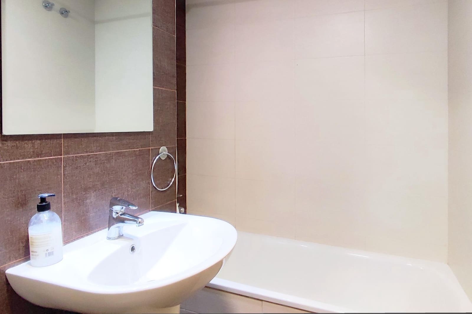 3 bedroom Flat for sale in Valencia city with pool - € 630,000 (Ref: 9732232)