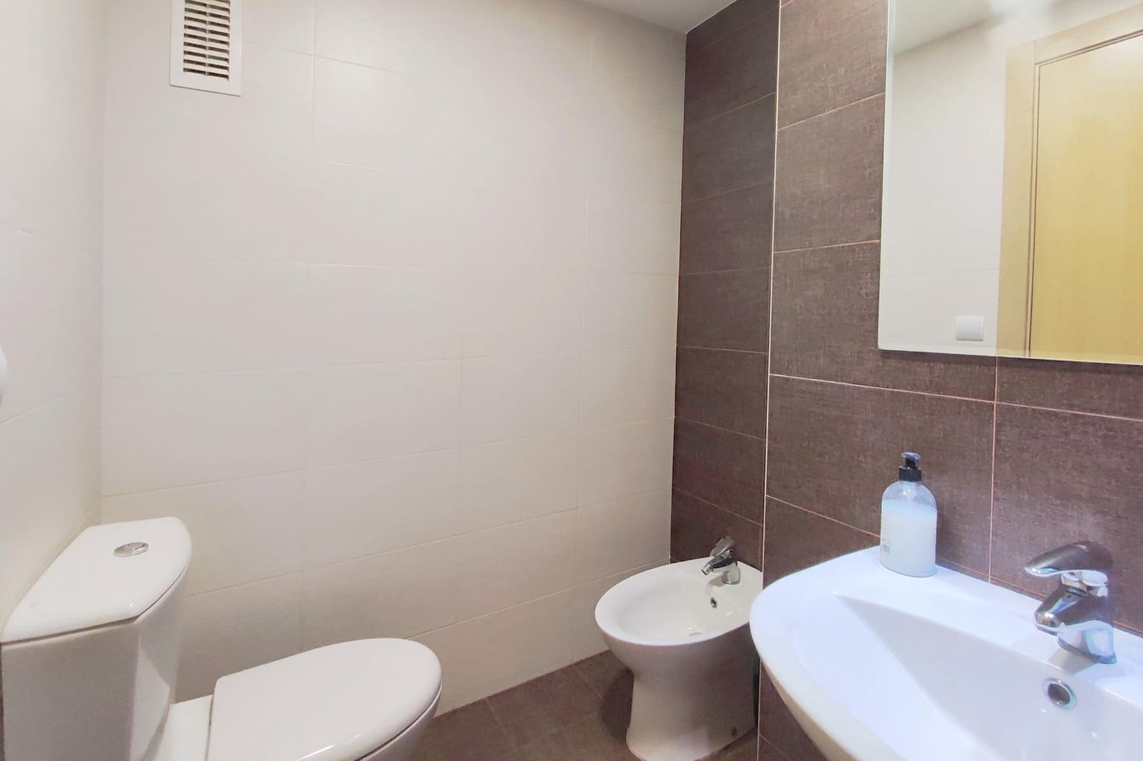 3 bedroom Flat for sale in Valencia city with pool - € 630,000 (Ref: 9732232)