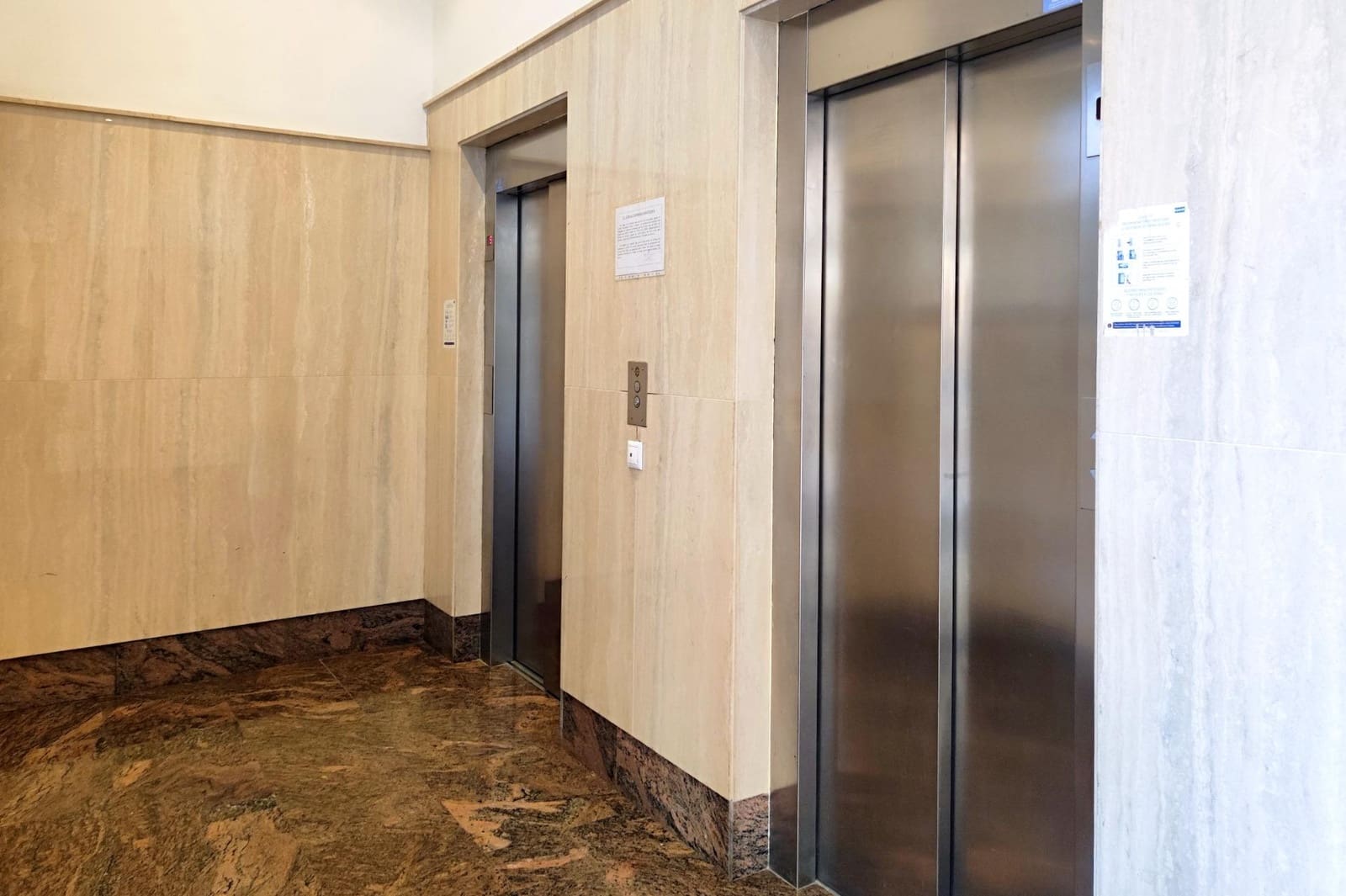 3 bedroom Flat for sale in Valencia city with pool - € 630,000 (Ref: 9732232)