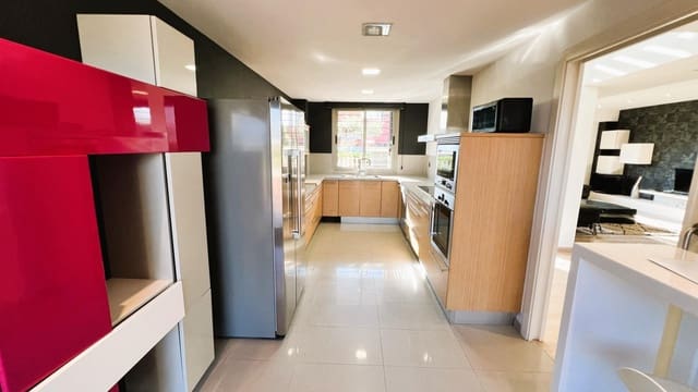 4 sypialnia Willa na sprzedaż w Norte, Castelló de la Plana - 750 000 € (Ref: 9738924)