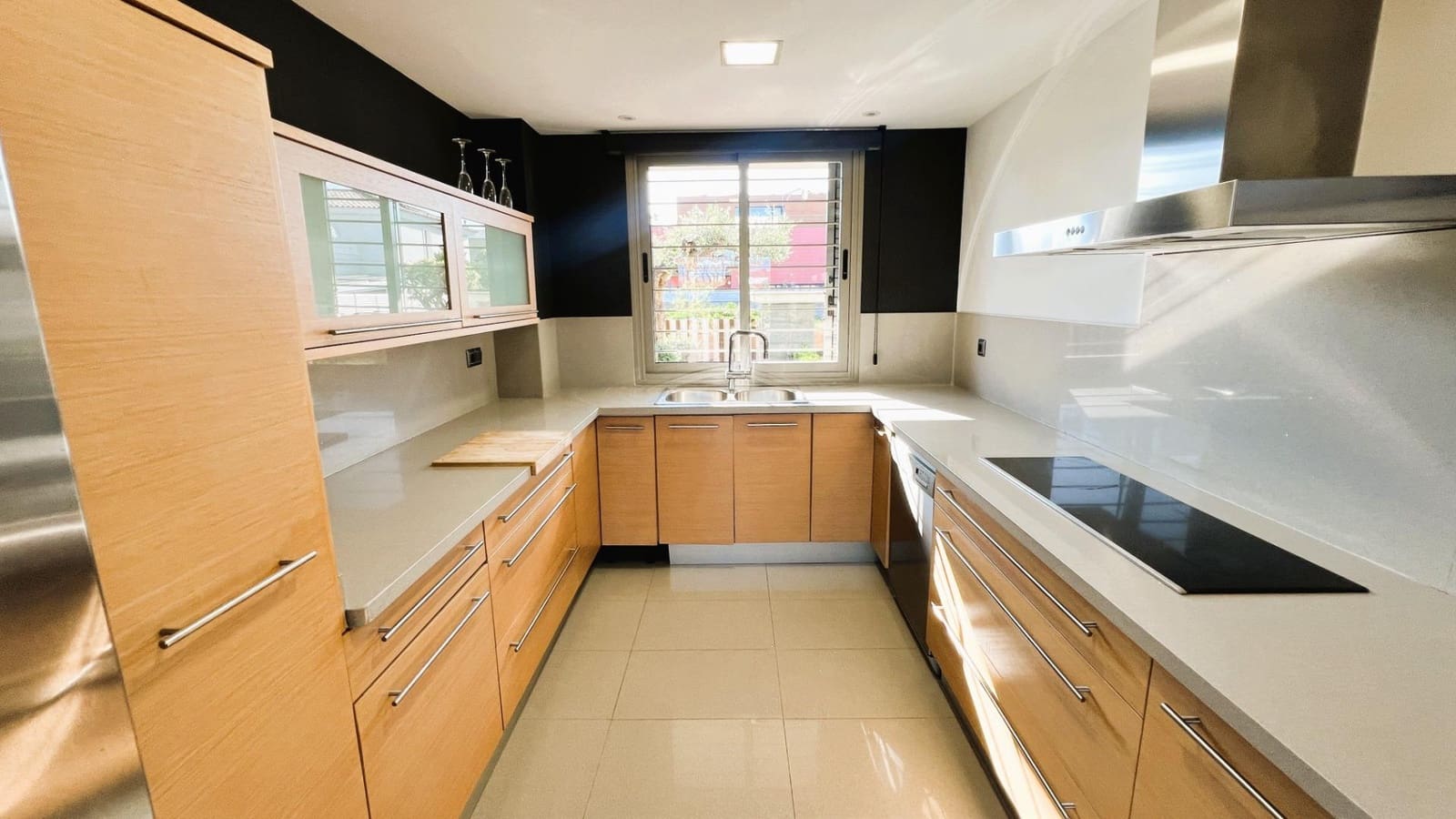 4 bedroom Villa for sale in Castello de la Plana - € 750,000 (Ref: 9738924)