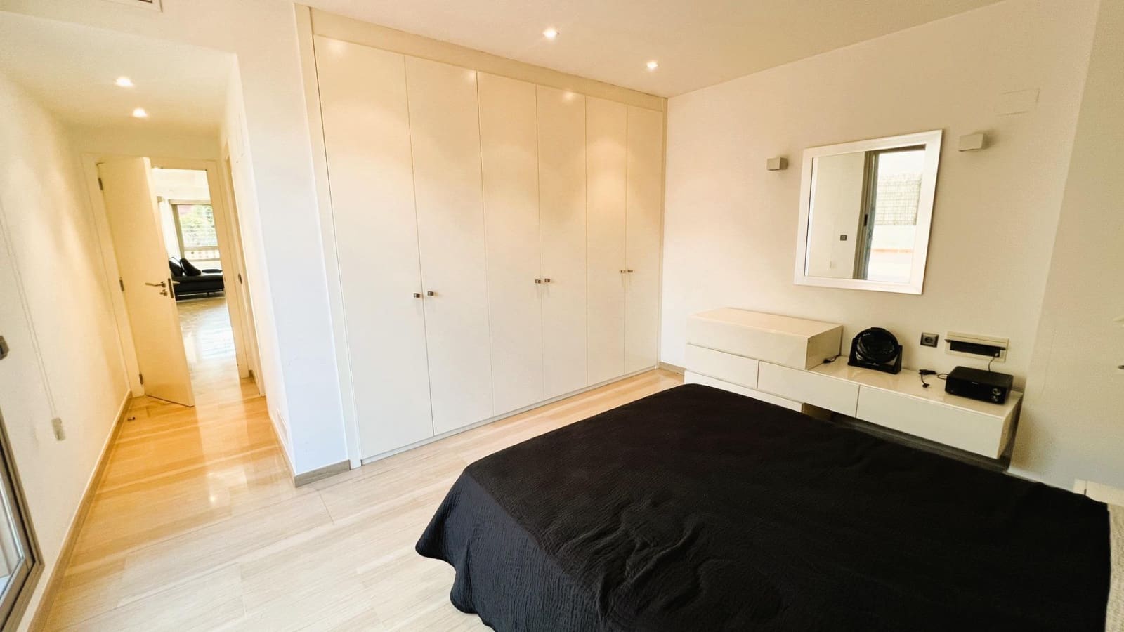 4 bedroom Villa for sale in Castello de la Plana - € 750,000 (Ref: 9738924)