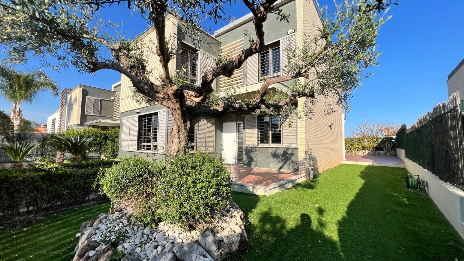 4 bedroom Villa for sale in Castello de la Plana - € 750,000 (Ref: 9738924)