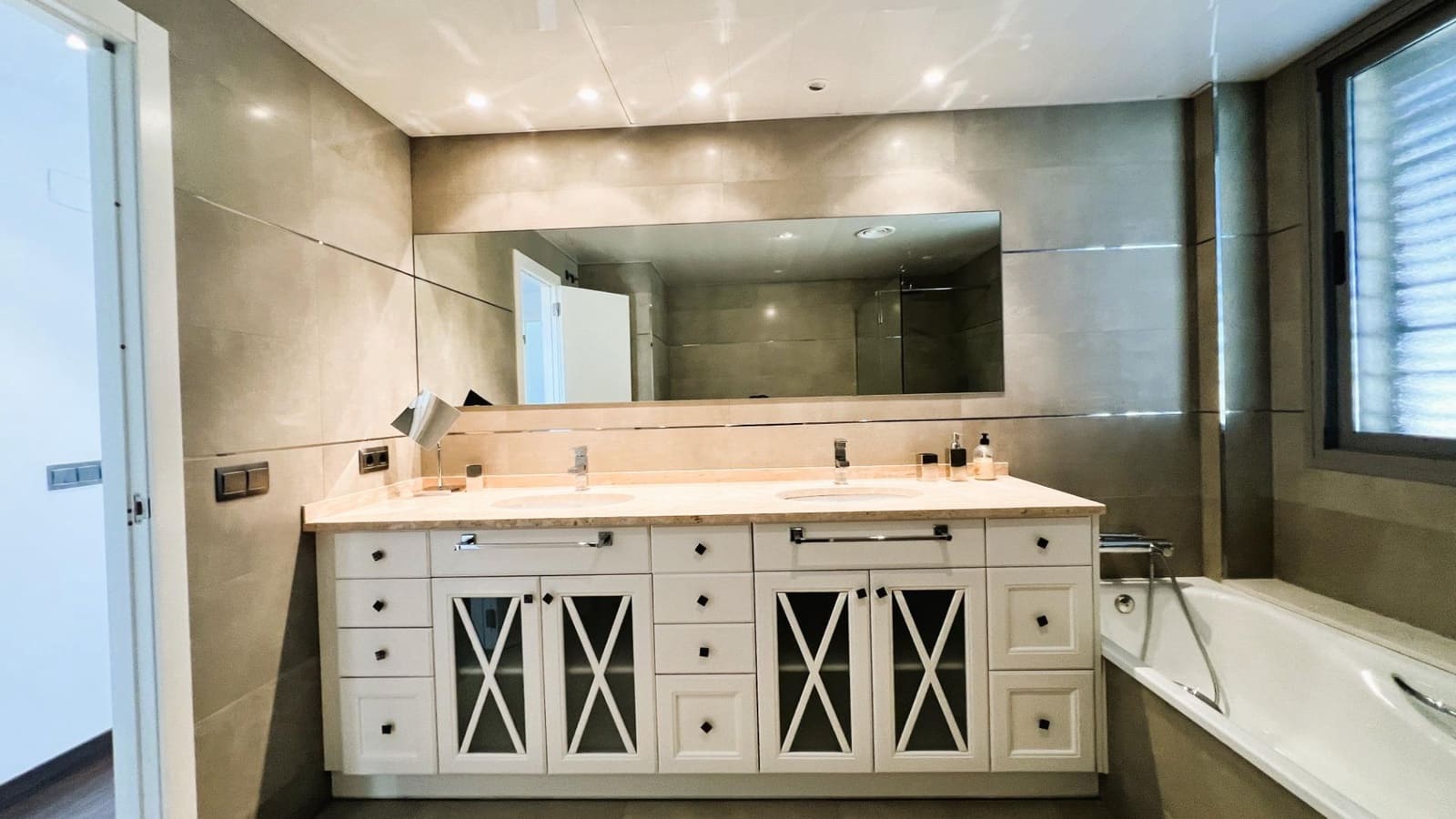 4 bedroom Villa for sale in Castello de la Plana - € 750,000 (Ref: 9738924)