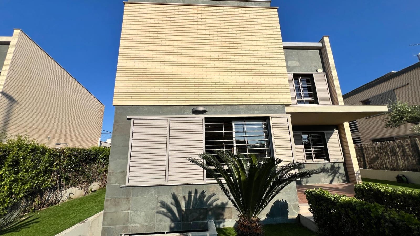 4 bedroom Villa for sale in Castello de la Plana - € 750,000 (Ref: 9738924)