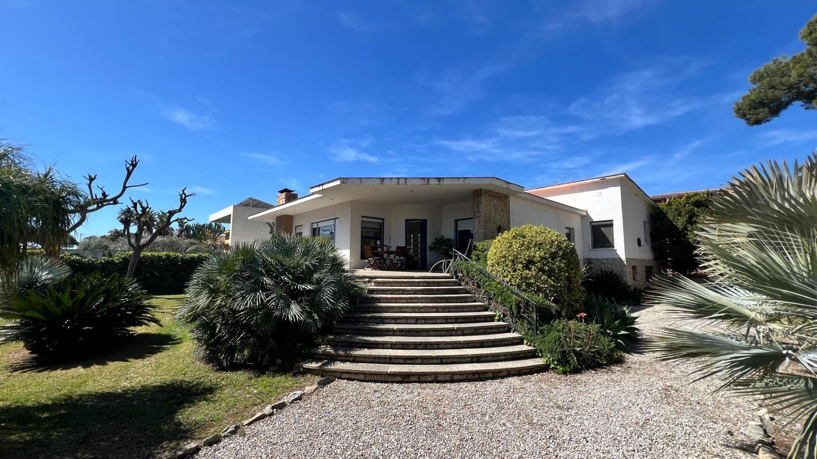 Chalet de 5 habitaciones en Castelló de la Plana en venta con garaje - 950.000 € (Ref: 9752145)