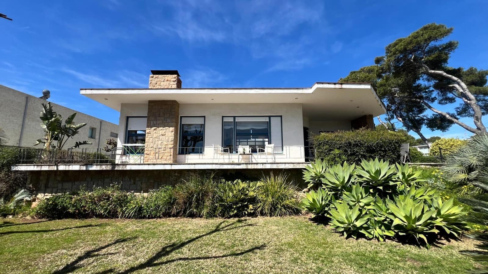 Chalet de 5 habitaciones en Castelló de la Plana en venta con garaje - 950.000 € (Ref: 9752145)