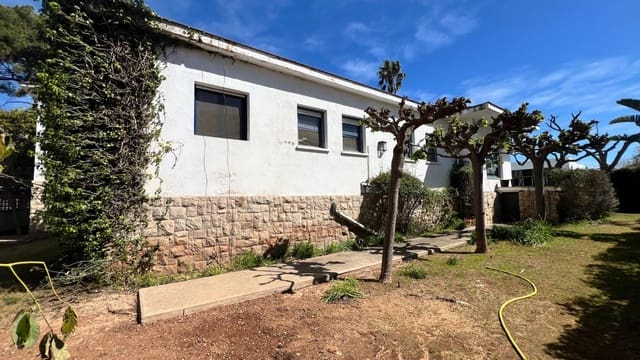 Chalet de 5 habitaciones en El Grau de Castelló, Castelló de la Plana en venta con garaje - 950.000 € (Ref: 9752145)