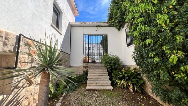 Chalet de 5 habitaciones en El Grau de Castelló, Castelló de la Plana en venta con garaje - 950.000 € (Ref: 9752145)