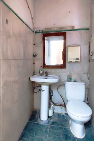 Commercial for rent in Russafa, Valencia city - € 1,250 (Ref: 9778274)