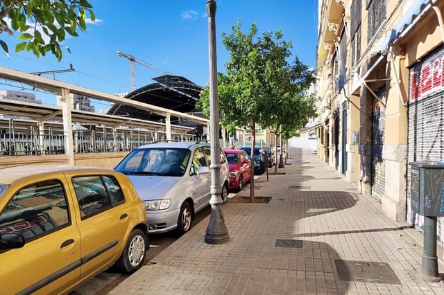 Commercial for rent in Russafa, Valencia city - € 1,250 (Ref: 9778274)