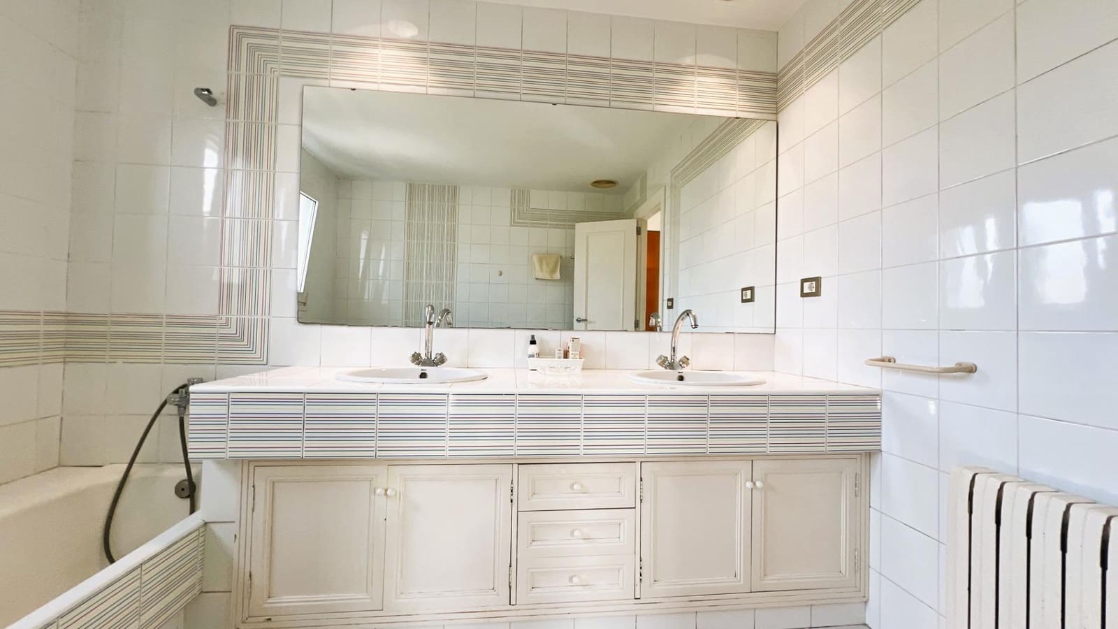 3 soverom Villa til salgs i Castello de la Plana med garasje - € 1 500 000 (Ref: 9780690)