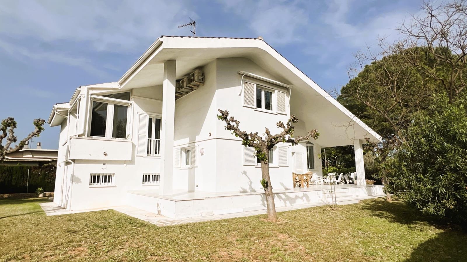 3 soverom Villa til salgs i Castello de la Plana med garasje - € 1 500 000 (Ref: 9780690)