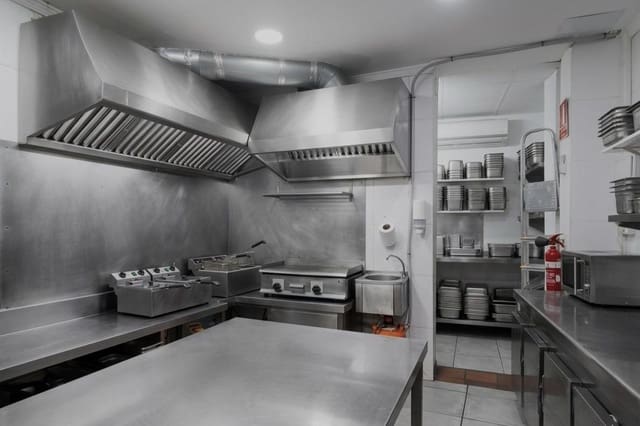 Erhverv til leje i El Carme, Valencia by - € 1.400 (Ref: 9797235)