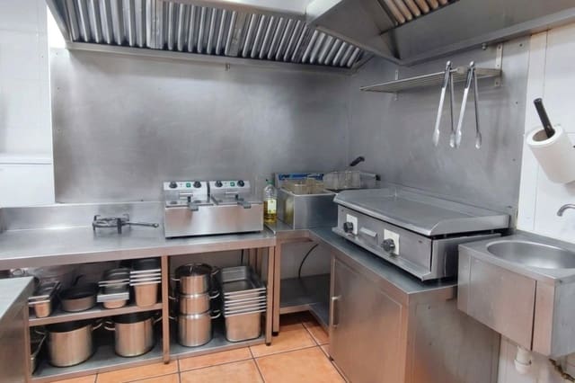 Erhverv til leje i El Carme, Valencia by - € 1.400 (Ref: 9797235)