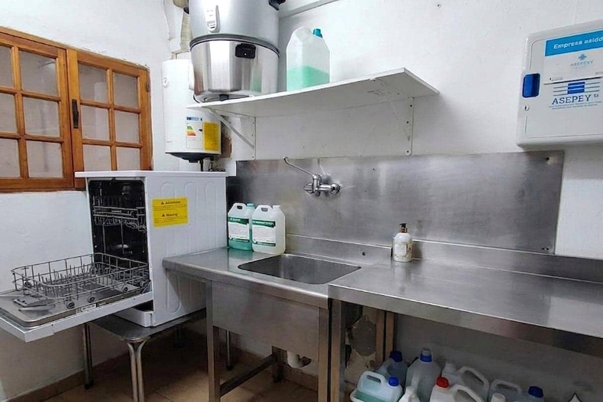 Erhverv til leje i Valencia by - € 1.400 (Ref: 9797235)