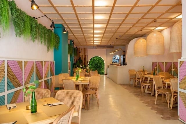 Erhverv til leje i El Carme, Valencia by - € 1.400 (Ref: 9797235)