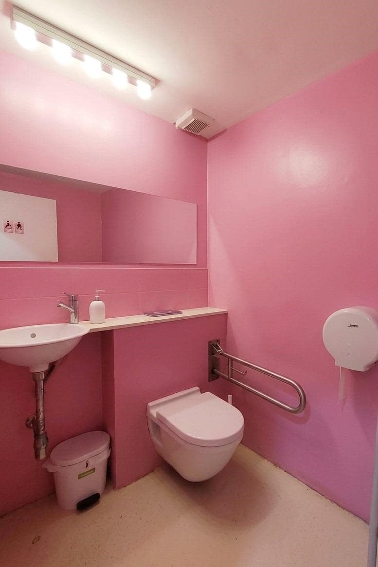 Commercial for rent in Valencia city - € 1,400 (Ref: 9797235)