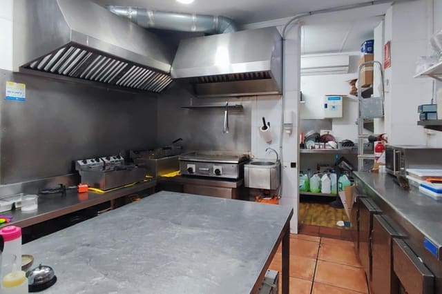 Kommersiell til leie i El Carme, Valencia by - € 1 400 (Ref: 9797235)