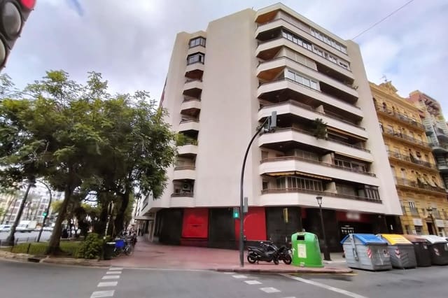 Autotalli vuokrattavana paikassa Russafa, Valencia kaupunki - 120 € (Ref: 9820618)