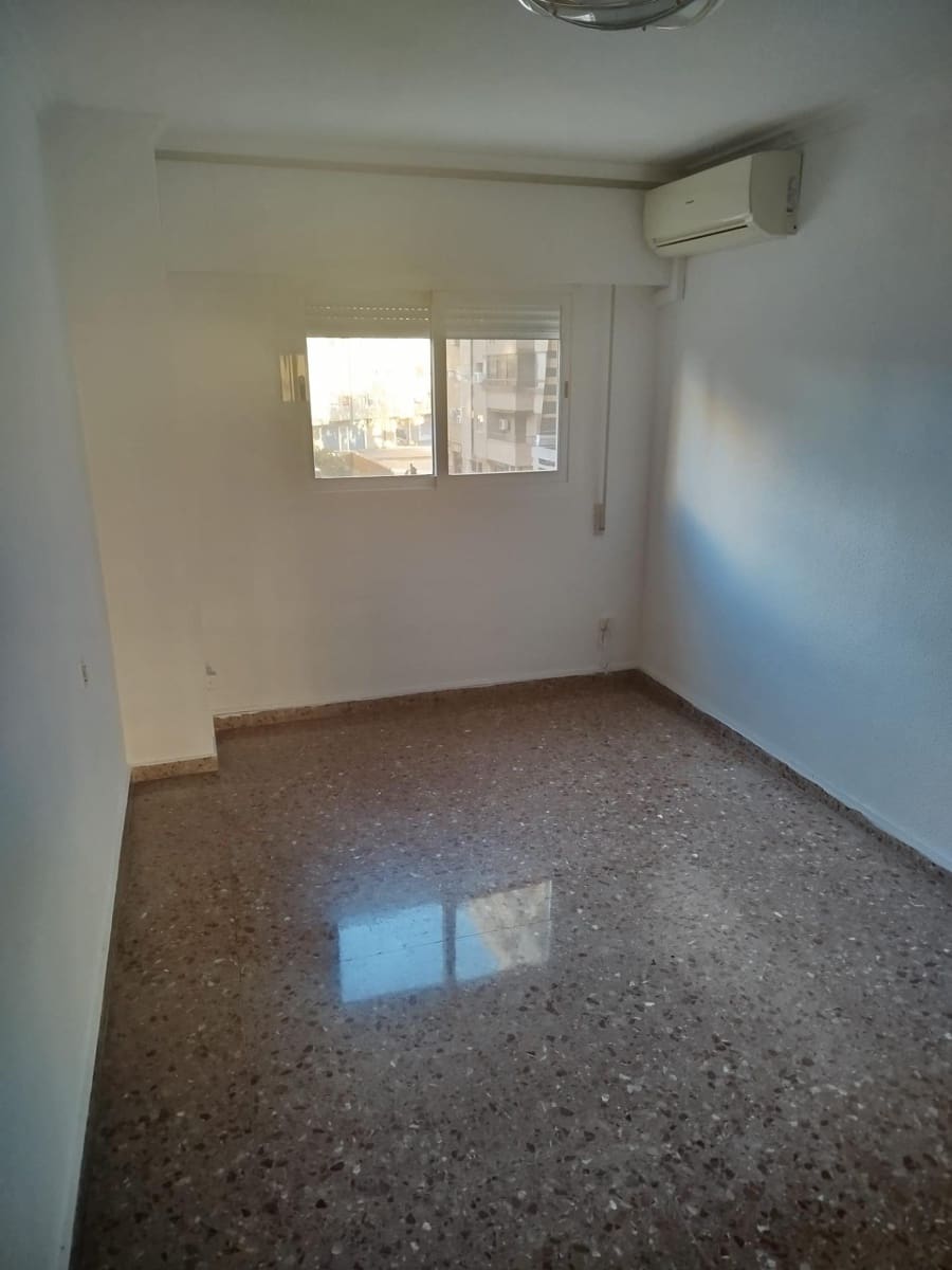 4 bedroom Flat for sale in Xirivella - € 290,000 (Ref: 9843607)