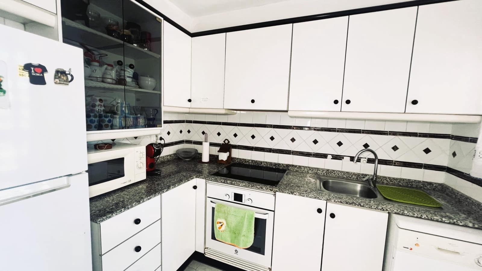 3 bedroom Apartment for sale in Benicassim with pool - € 300,000 (Ref: 9876529)