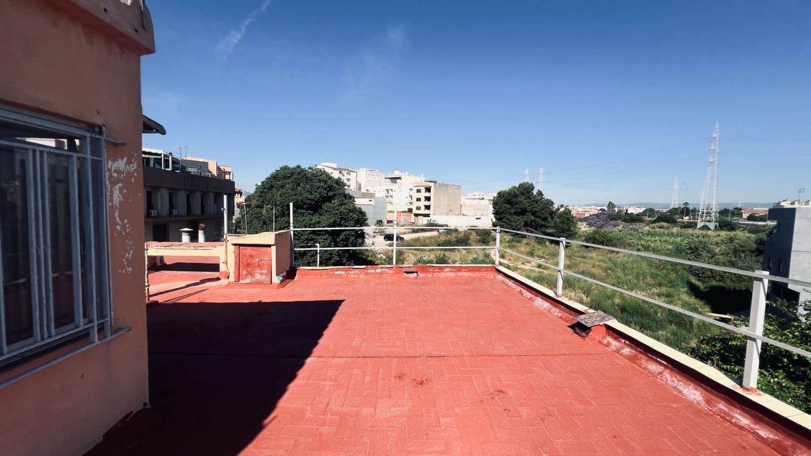 5 bedroom Flat for sale in Almassora / Almazora - € 104,000 (Ref: 9890497)