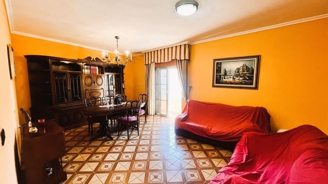 5 bedroom Flat for sale in Almassora / Almazora - € 104,000 (Ref: 9890497)