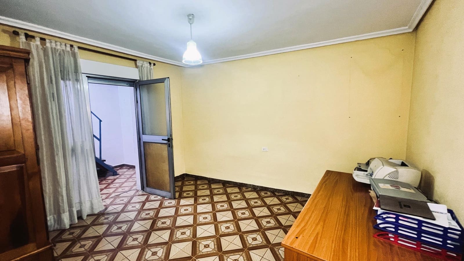 5 bedroom Flat for sale in Almassora / Almazora - € 104,000 (Ref: 9890497)