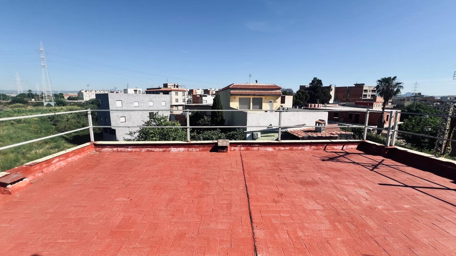 5 bedroom Flat for sale in Almassora / Almazora - € 104,000 (Ref: 9890497)