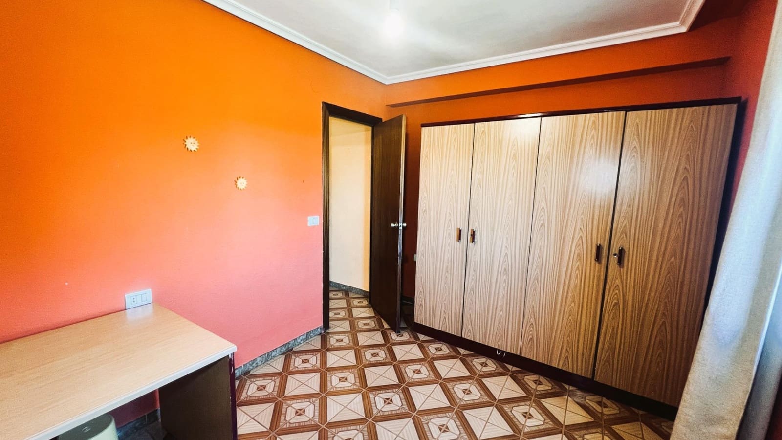 5 bedroom Flat for sale in Almassora / Almazora - € 104,000 (Ref: 9890497)