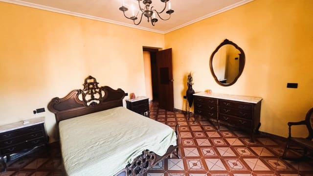 5 bedroom Flat for sale in Almassora / Almazora - € 104,000 (Ref: 9890497)