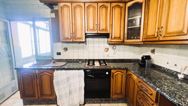 5 bedroom Flat for sale in Almassora / Almazora - € 104,000 (Ref: 9890497)