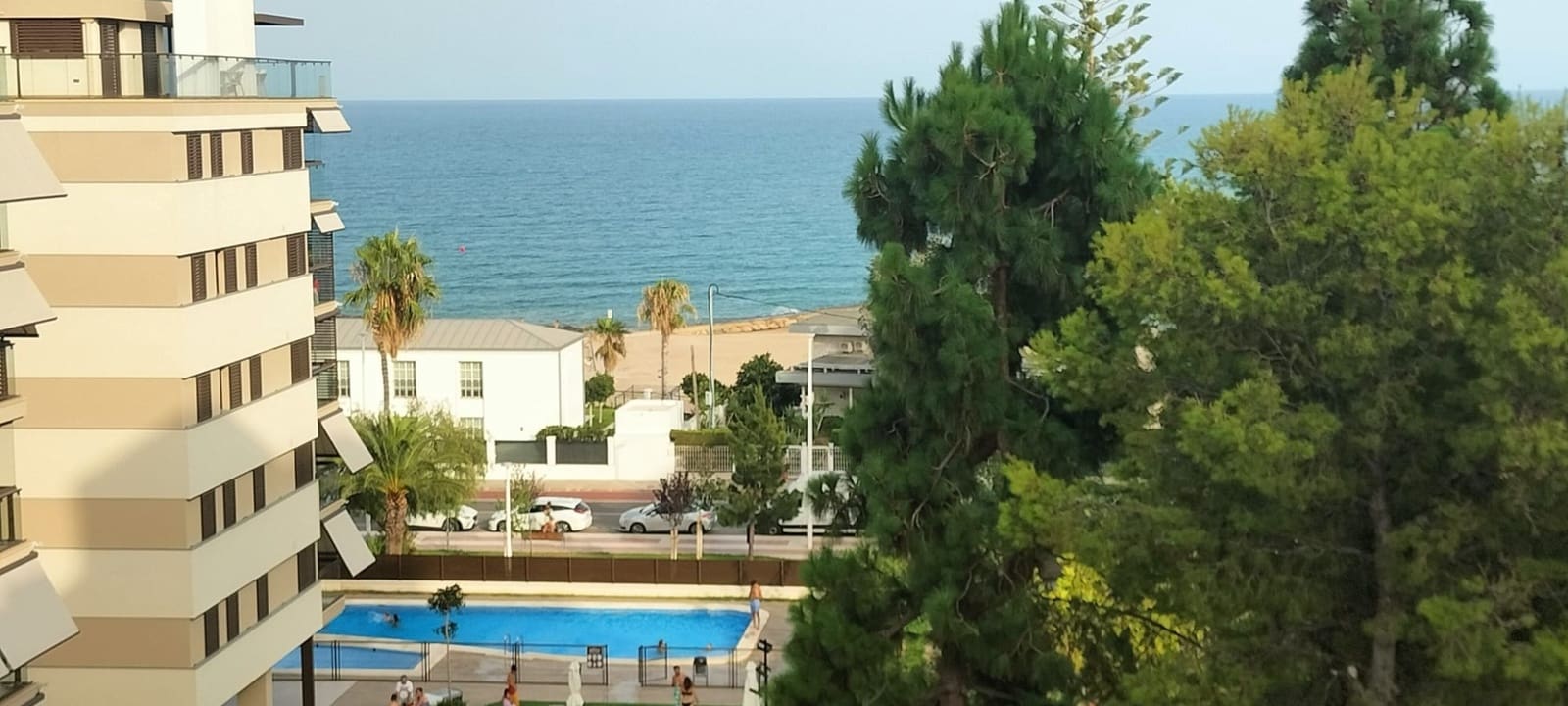 Apartamento de 3 habitaciones en Benicàssim en venta con piscina garaje - 449.680 € (Ref: 9892467)