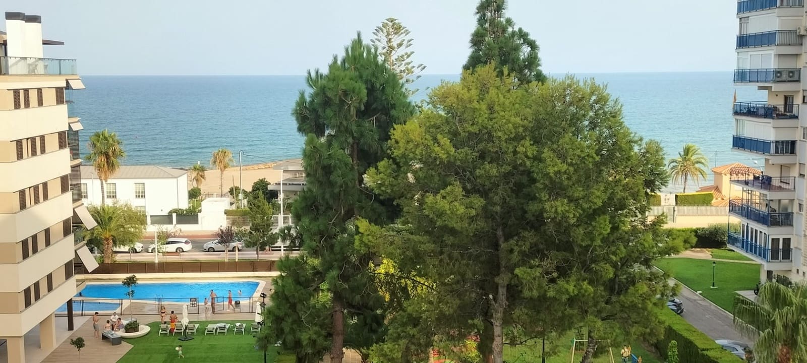 Apartamento de 3 habitaciones en Benicàssim en venta con piscina garaje - 449.680 € (Ref: 9892467)